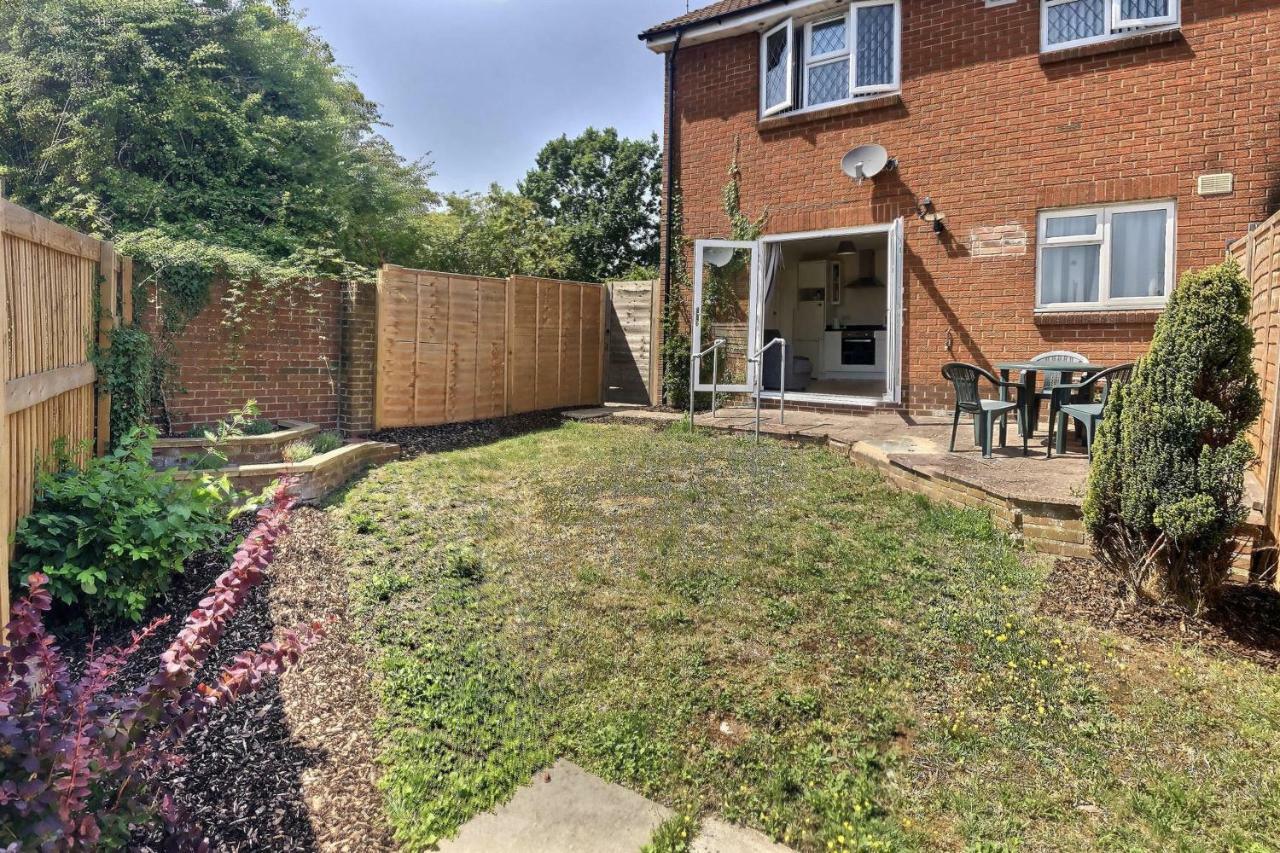 Home-From-Home - Self Catering Garden Apartment, Waterlooville Exterior foto