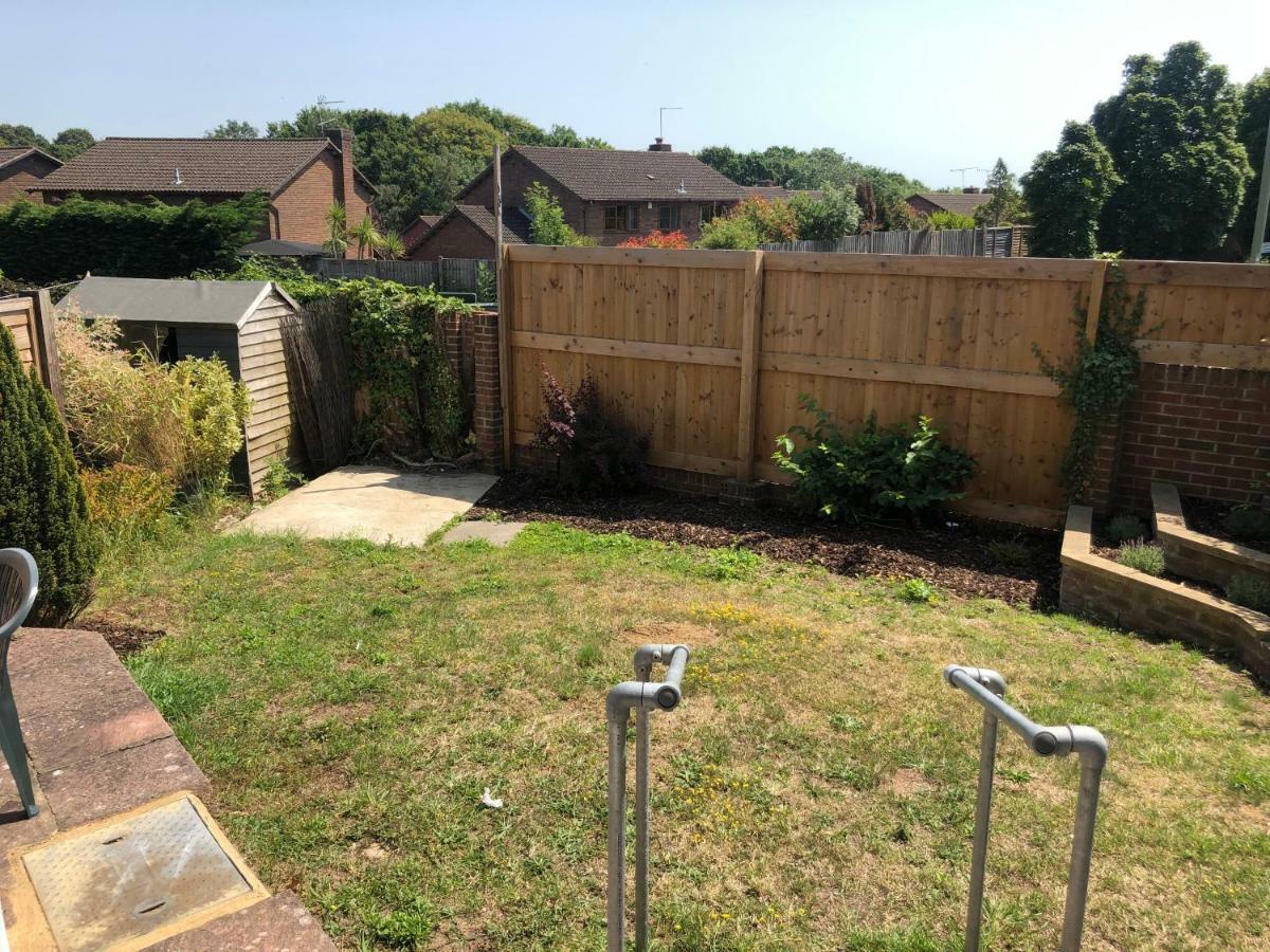 Home-From-Home - Self Catering Garden Apartment, Waterlooville Exterior foto