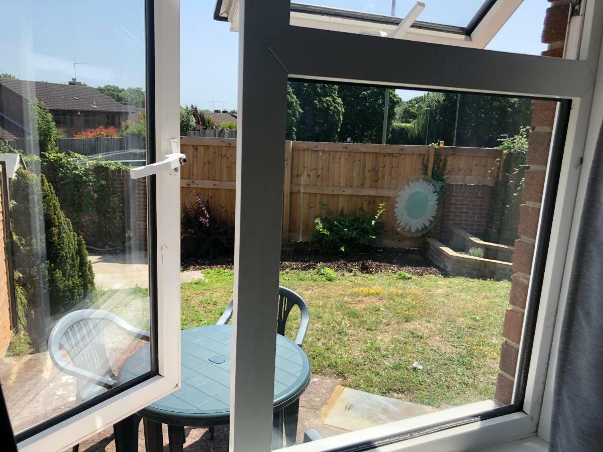Home-From-Home - Self Catering Garden Apartment, Waterlooville Exterior foto