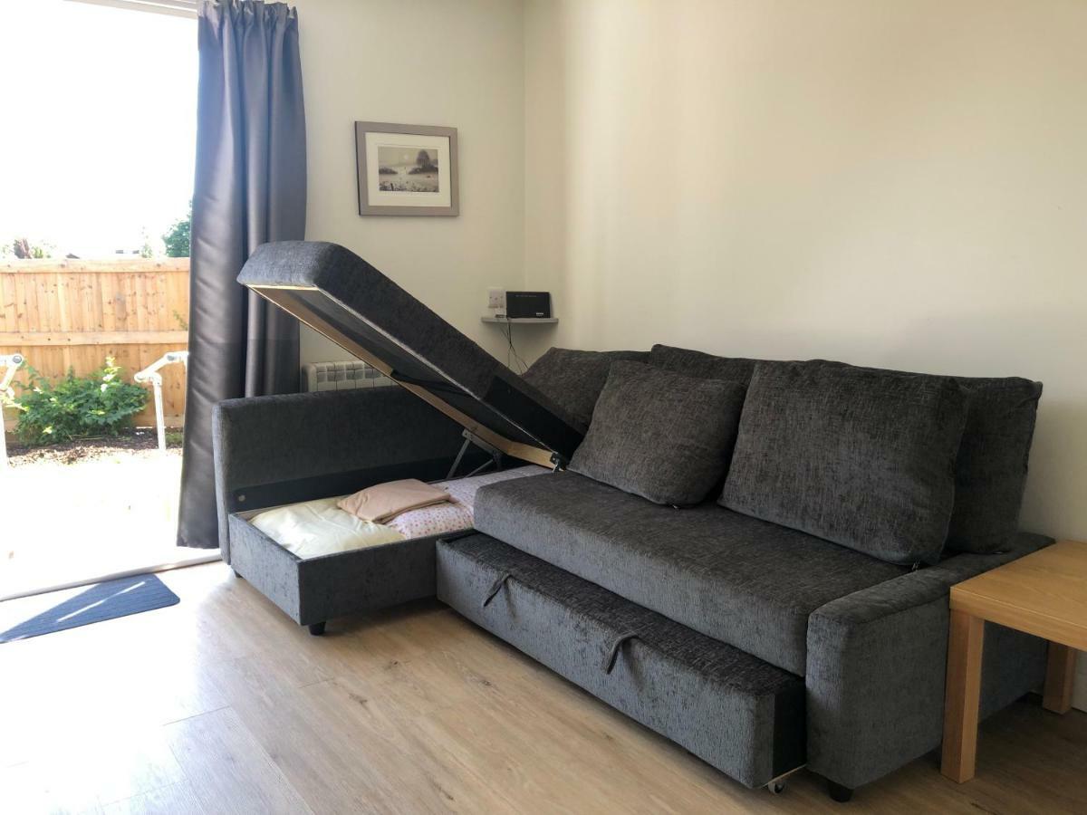 Home-From-Home - Self Catering Garden Apartment, Waterlooville Exterior foto